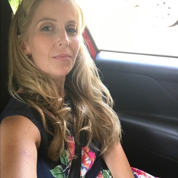 Meet Your Posher! - Picture 5 of 17